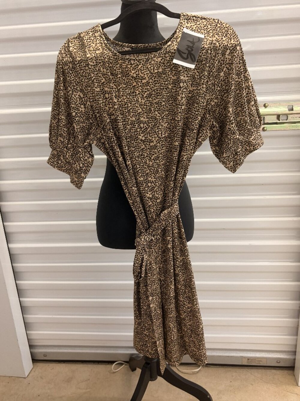 Women's Medium leopard print dress with belt